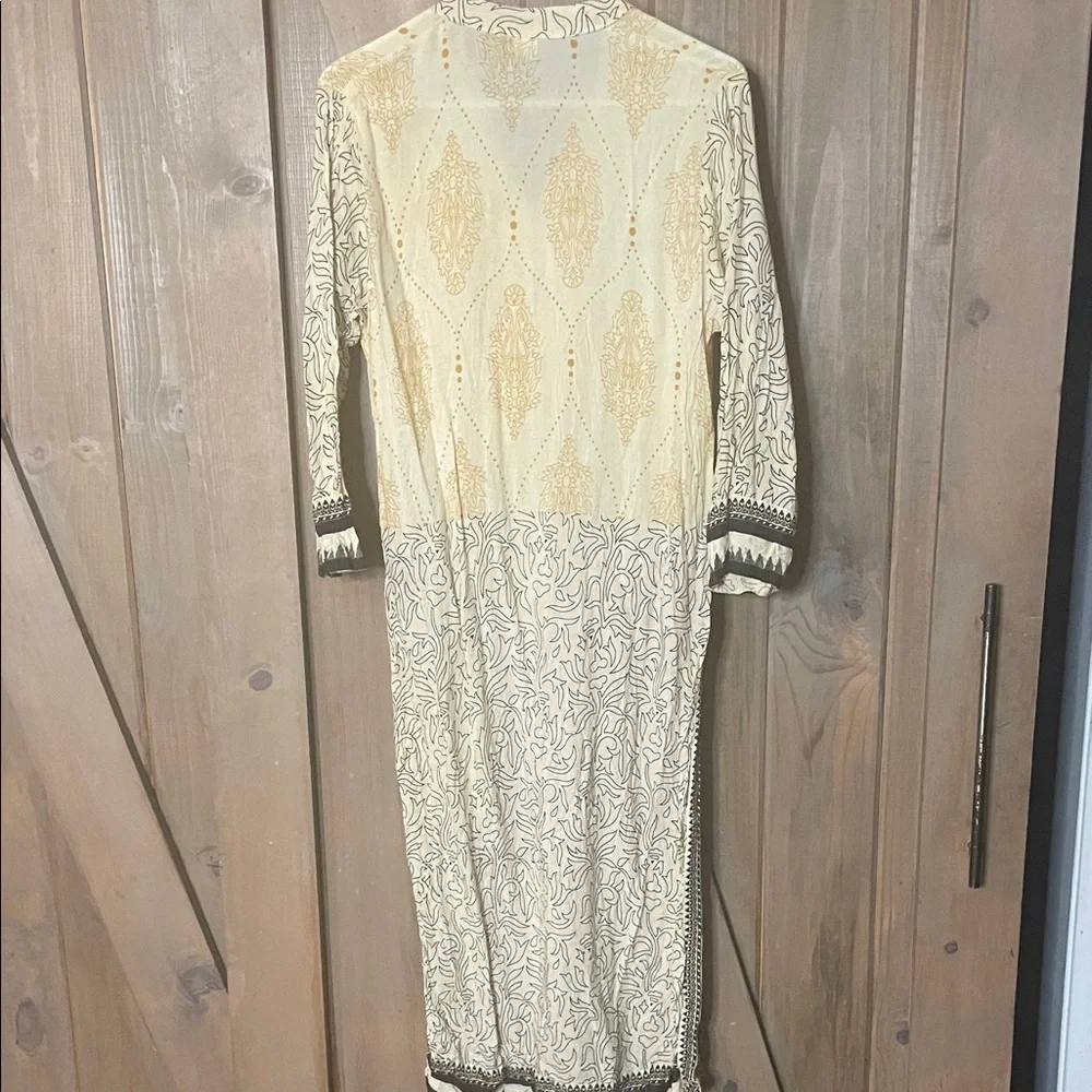 Made in India Source Unknown Cream and Black Long Sleeve Tunic Dress - Picture 3 of 3